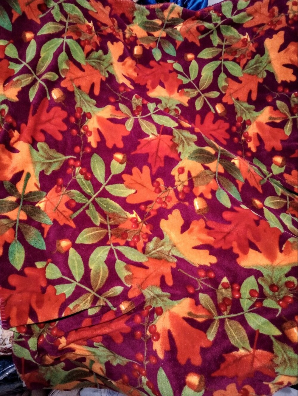 Autumn Leaf Print, Soft thick Flannel Throw, Orange, Red, Green74"x 50"Like New